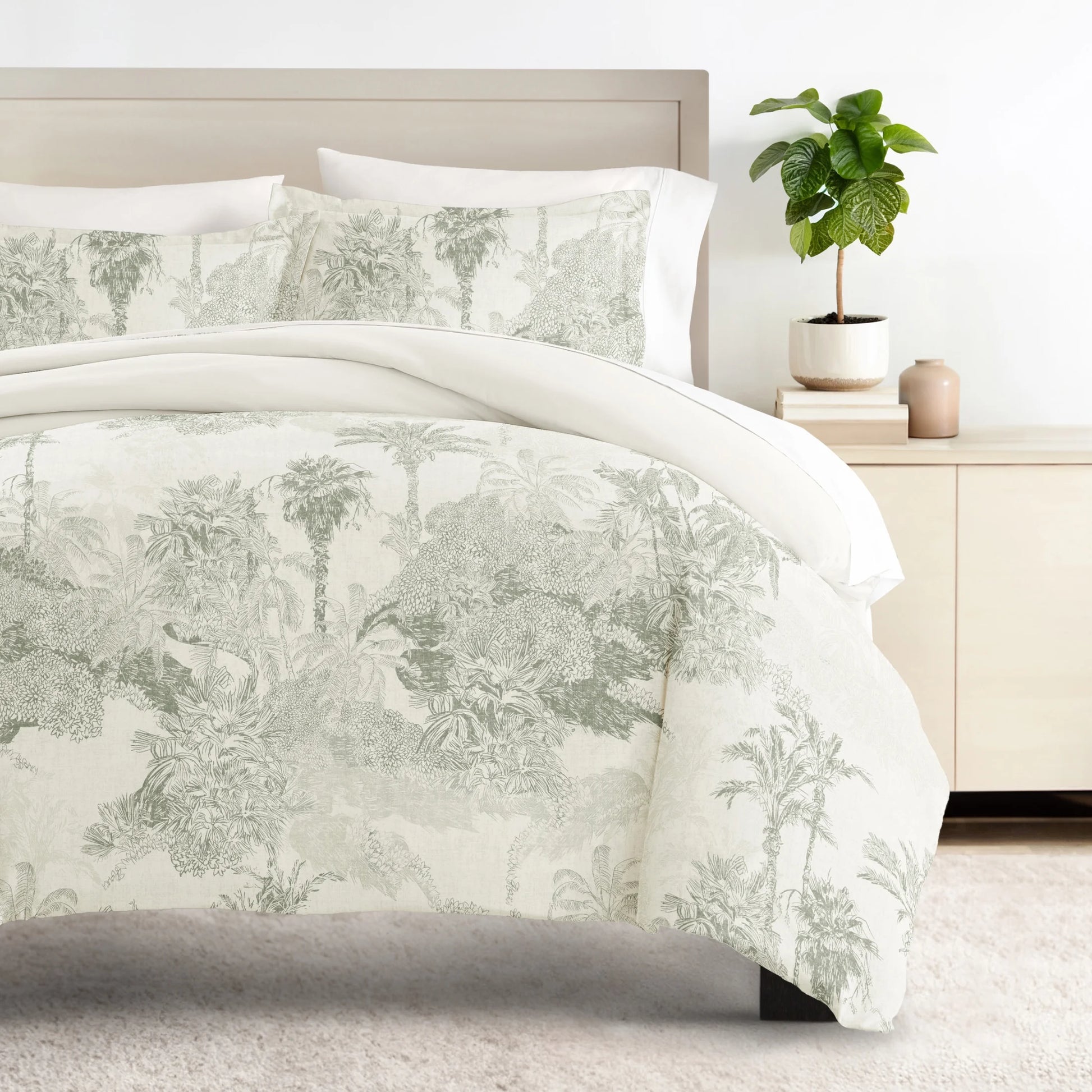 Ultra Soft & Breathable - Duvet Cover Set - Reversible in Eucalyptus Paradise Toile for Twin/Twinxl Bedding by