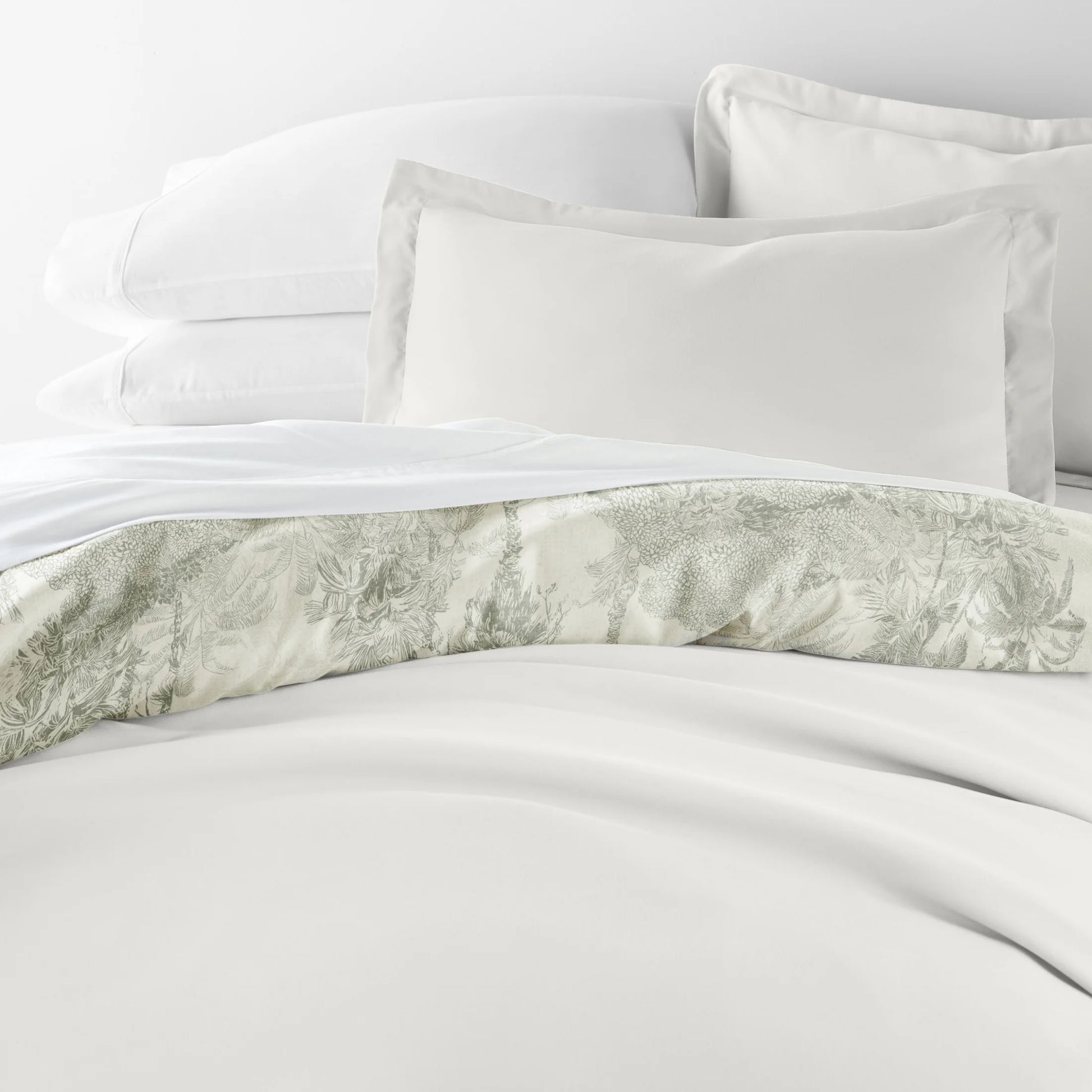 Ultra Soft & Breathable - Duvet Cover Set - Reversible in Eucalyptus Paradise Toile for Twin/Twinxl Bedding by