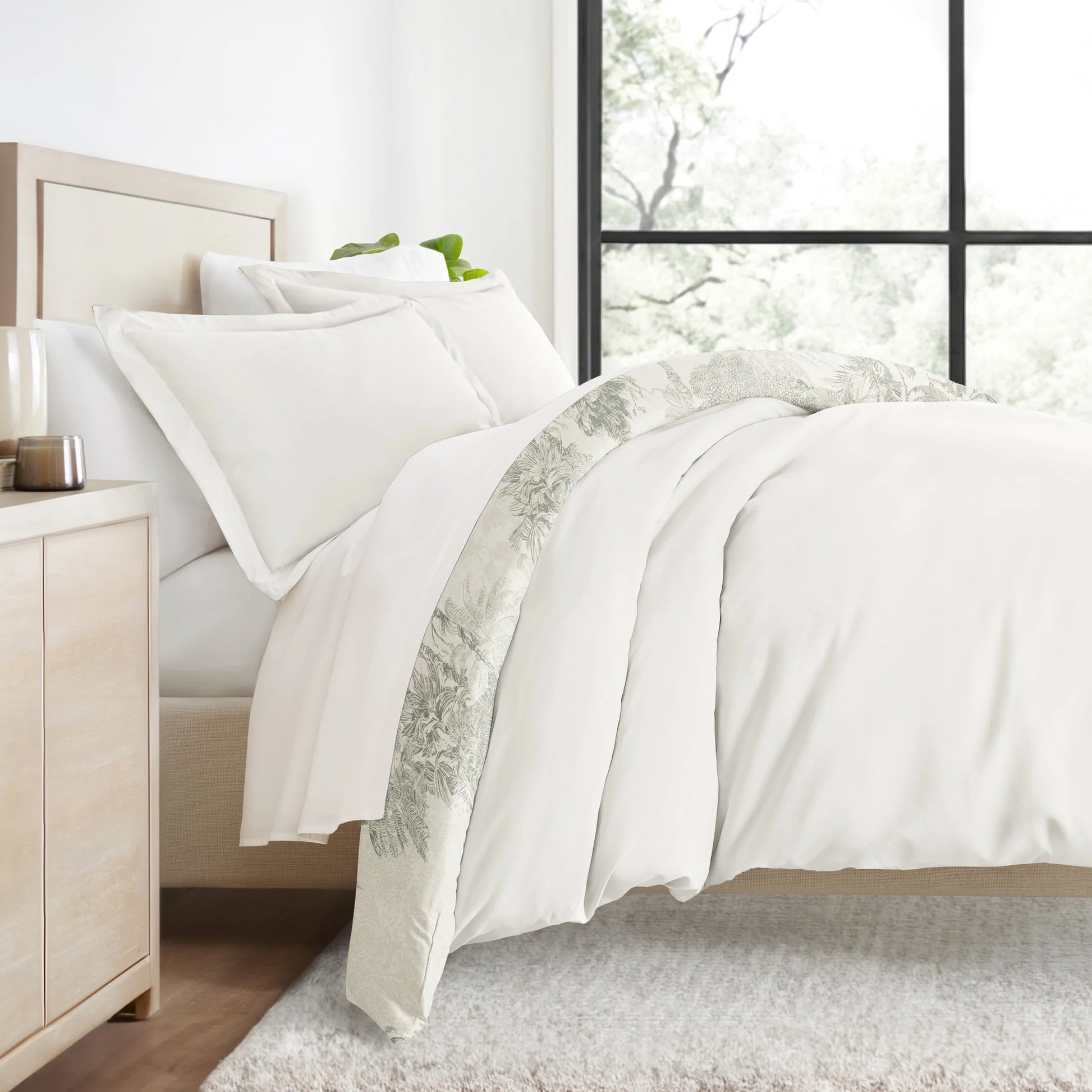 Ultra Soft & Breathable - Duvet Cover Set - Reversible in Eucalyptus Paradise Toile for Twin/Twinxl Bedding by