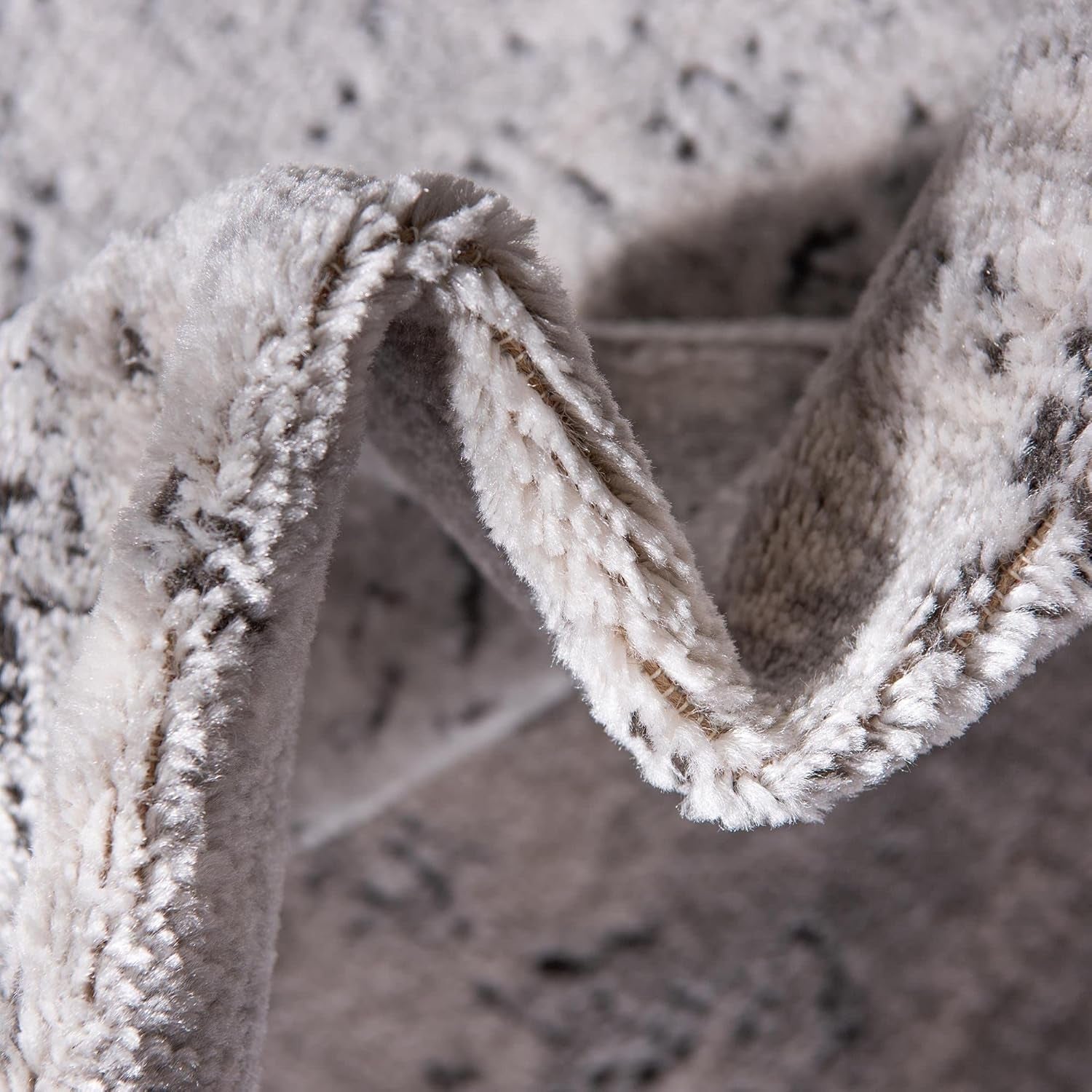 Leipzig Collection Area Rug – 2X3 Beige Low-Pile Rug Perfect for Entryways, Kitchens, Breakfast Nooks, Accent Pieces