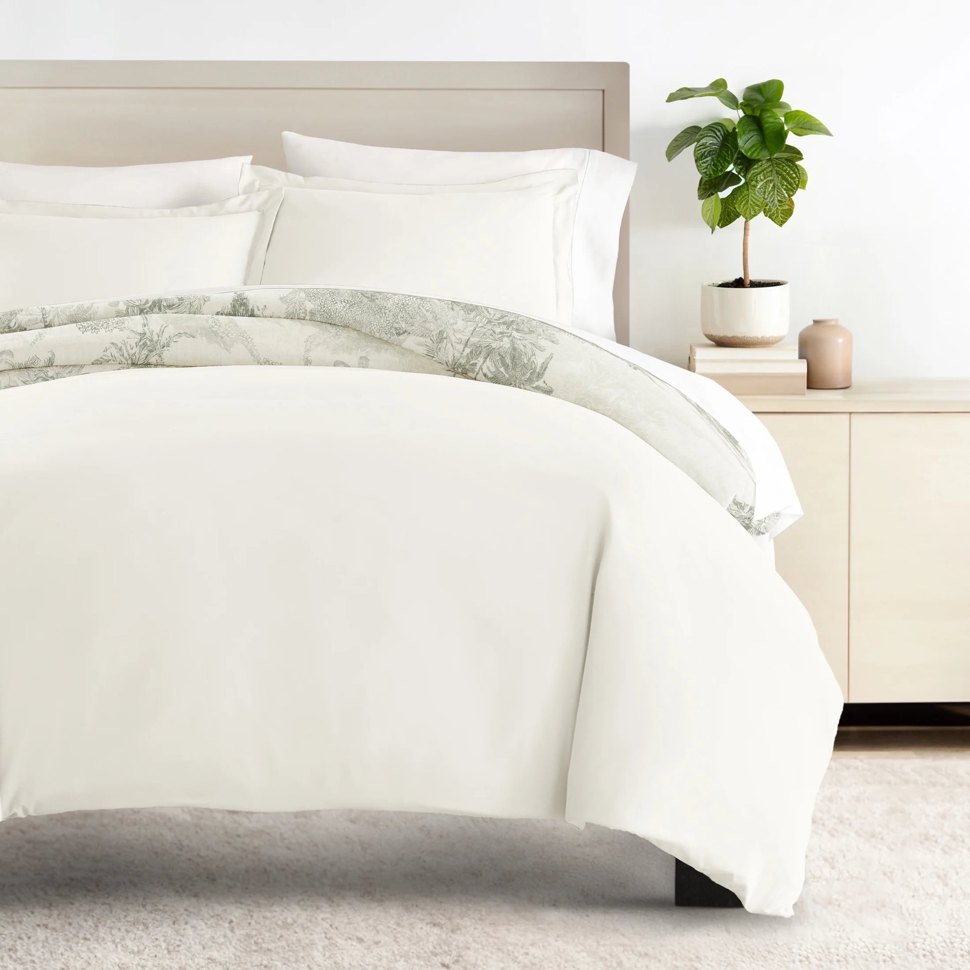 Ultra Soft & Breathable - Duvet Cover Set - Reversible in Eucalyptus Paradise Toile for Twin/Twinxl Bedding by