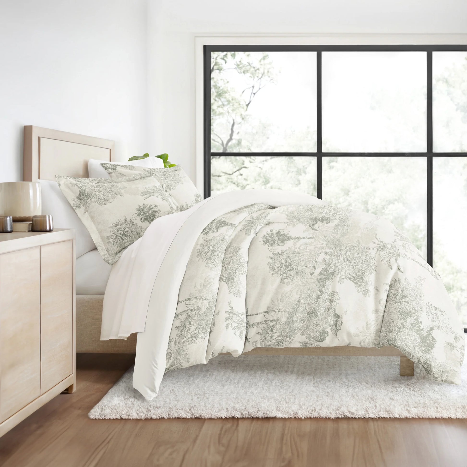 Ultra Soft & Breathable - Duvet Cover Set - Reversible in Eucalyptus Paradise Toile for Twin/Twinxl Bedding by