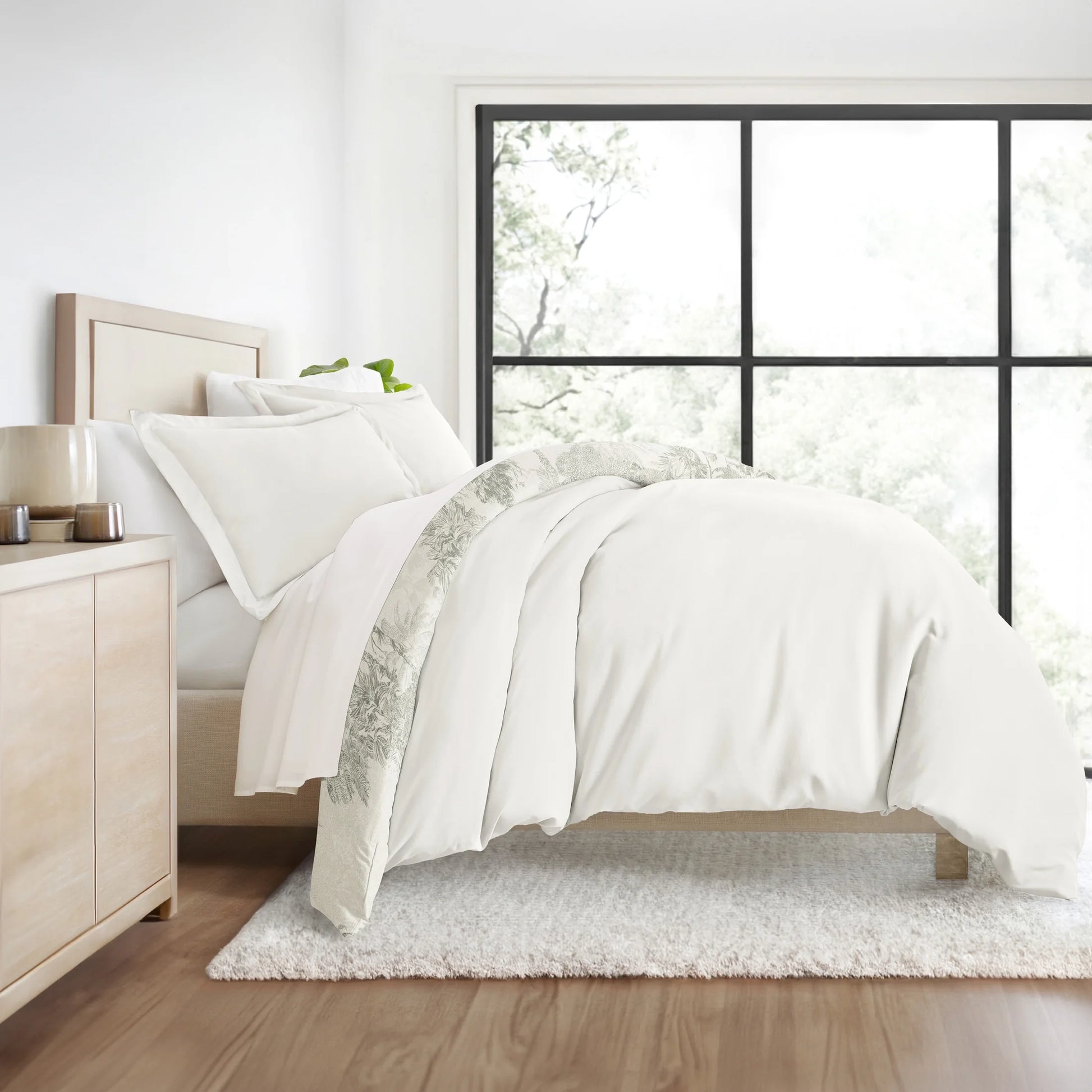 Ultra Soft & Breathable - Duvet Cover Set - Reversible in Eucalyptus Paradise Toile for Twin/Twinxl Bedding by